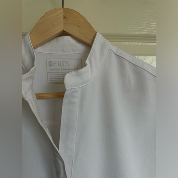 Figs Women's White Top - Picture 8 of 15